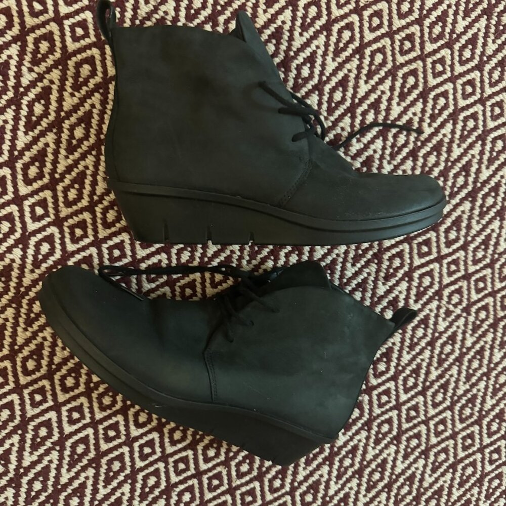 Ecco Skyler Hydromax Black Nubuck Leather Wedge Chukka Boots lace Women 39 8-8.5